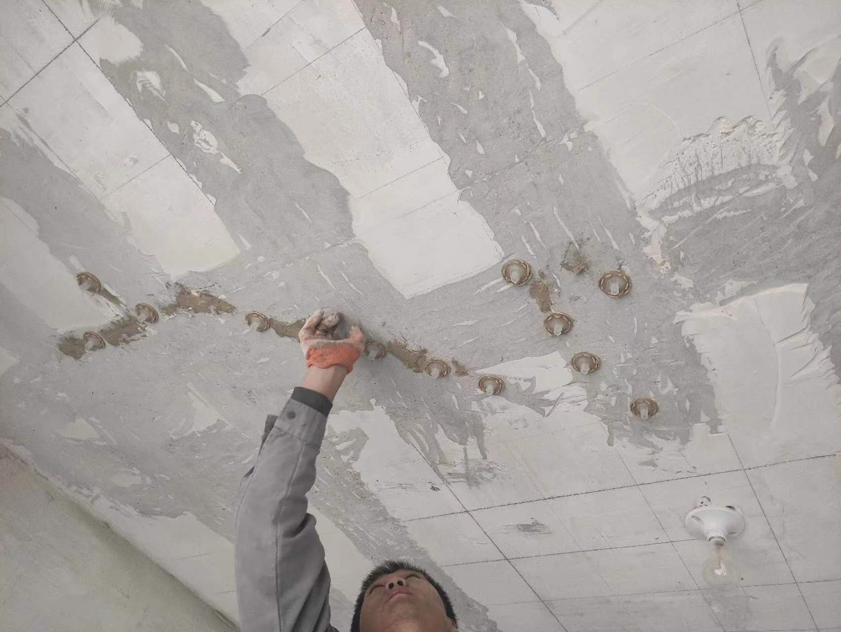 锦州混凝土楼板裂缝为什么会开裂?怎么修补?